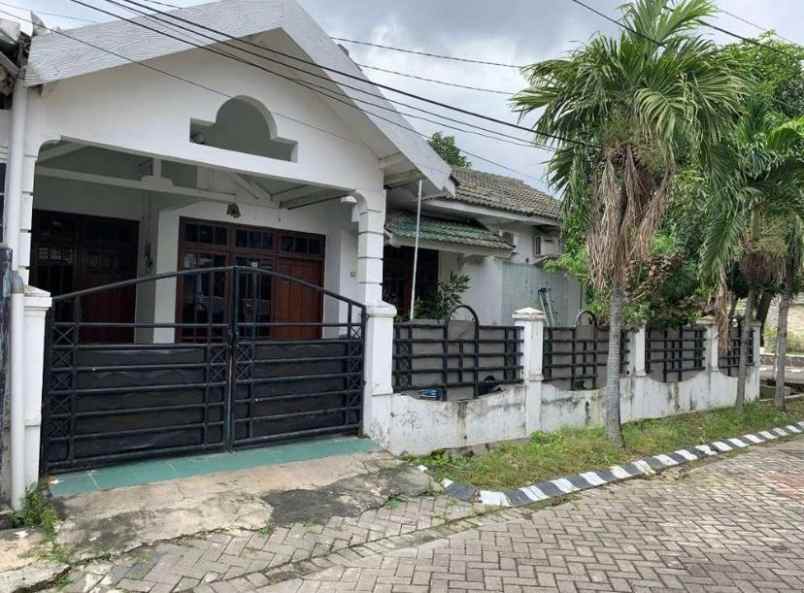 dijual rumah delta sari