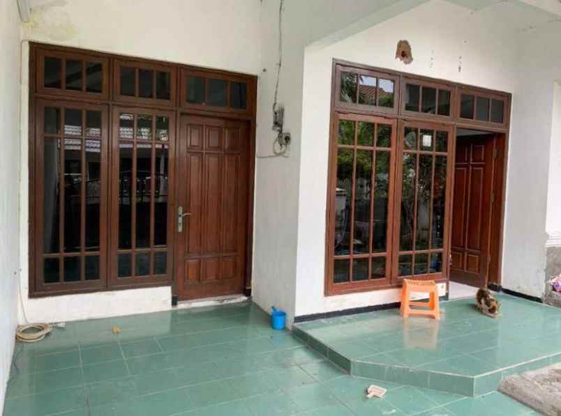 dijual rumah delta sari