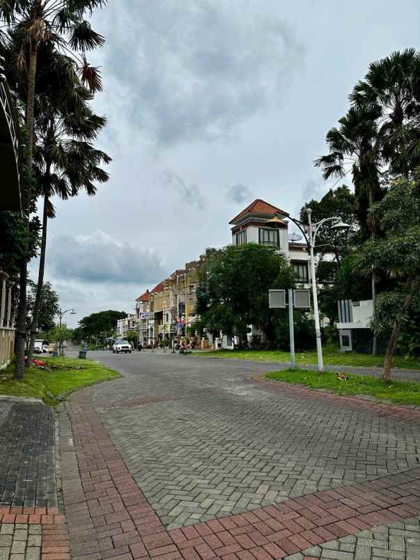 dijual rumah di citraland surabaya