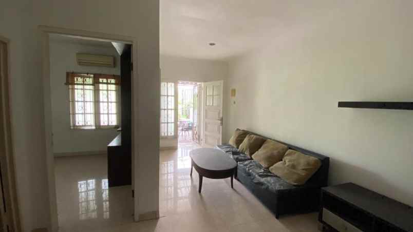dijual rumah di raffless hills