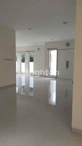 dijual rumah dian istana taman ratu
