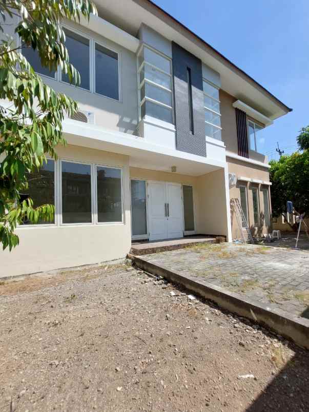dijual rumah dian istana taman ratu