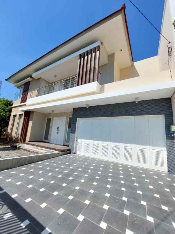 dijual rumah dian istana taman ratu