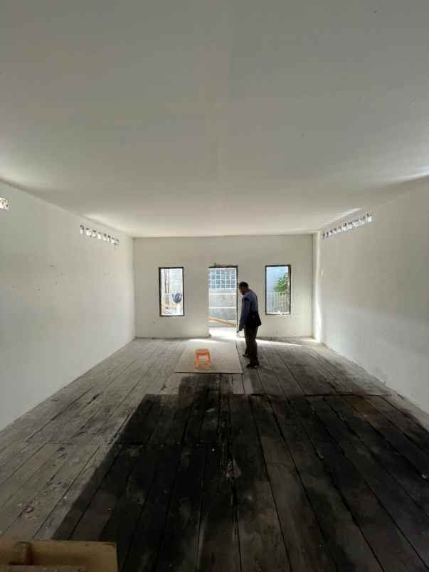 dijual rumah dijual rumah di jl petojo