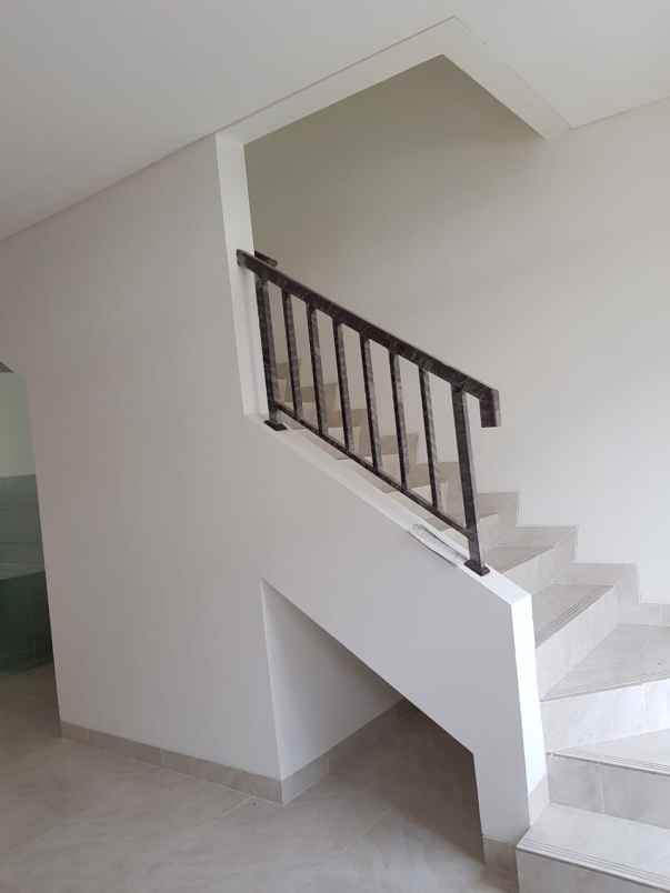 dijual rumah enchanta lavon 1 cikupa tangerang