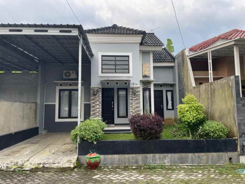dijual rumah full furnished 4 menit pasar karang lewas