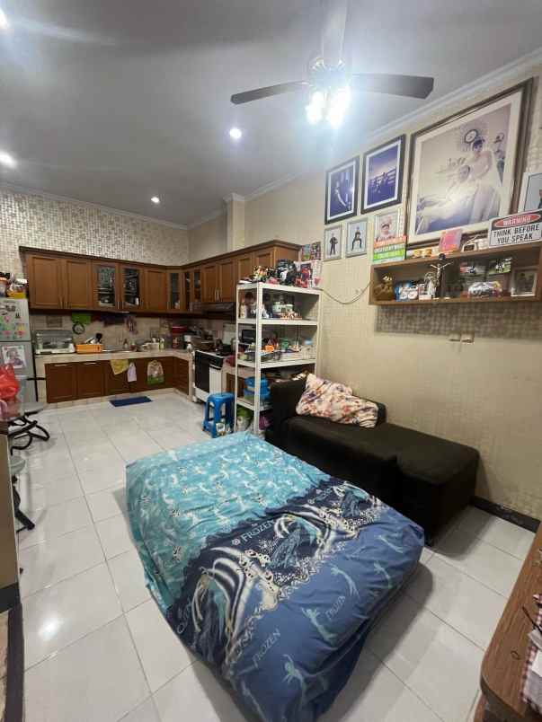 dijual rumah gading griya