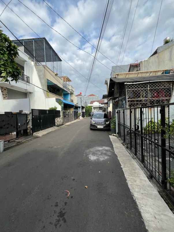 dijual rumah gading griya
