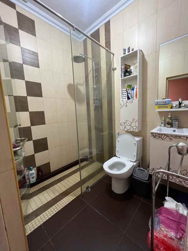dijual rumah gading griya