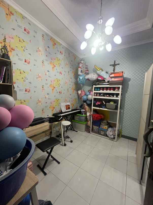dijual rumah gading griya
