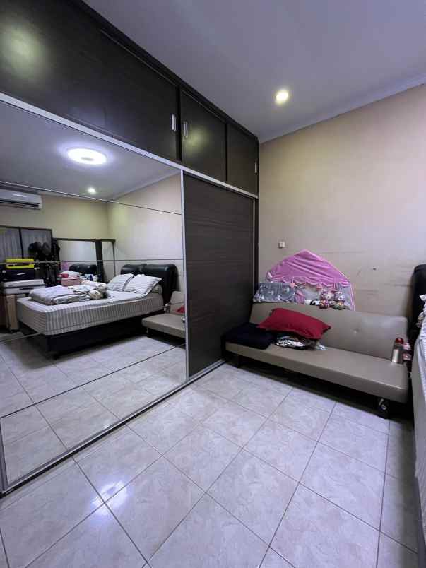 dijual rumah gading griya