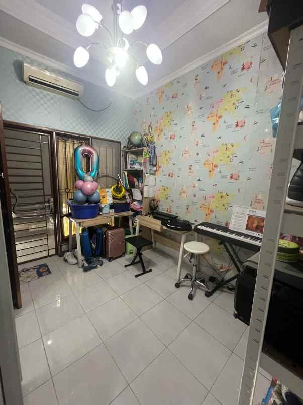 dijual rumah gading griya