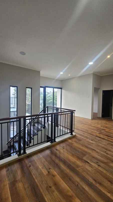 dijual rumah galaxy bumi permai