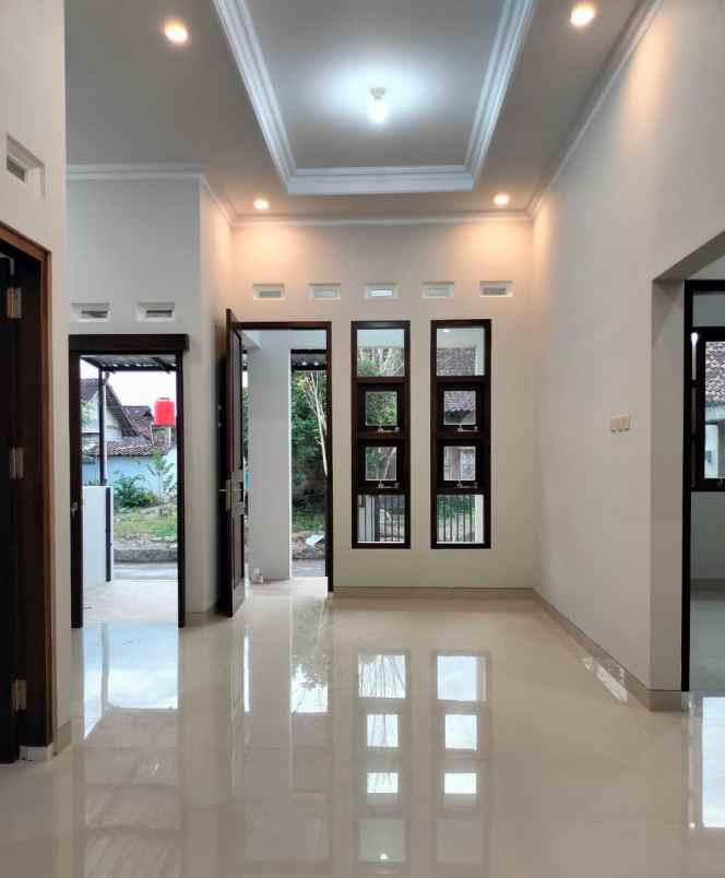 dijual rumah geneng