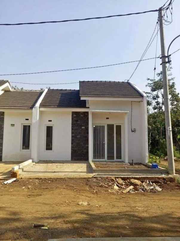 dijual rumah genitri kedungrejo pakis