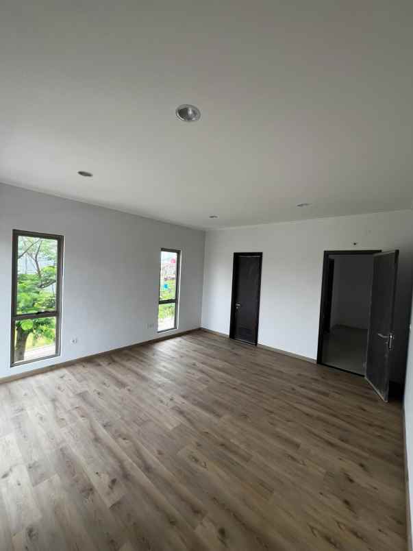 dijual rumah golf island cluster