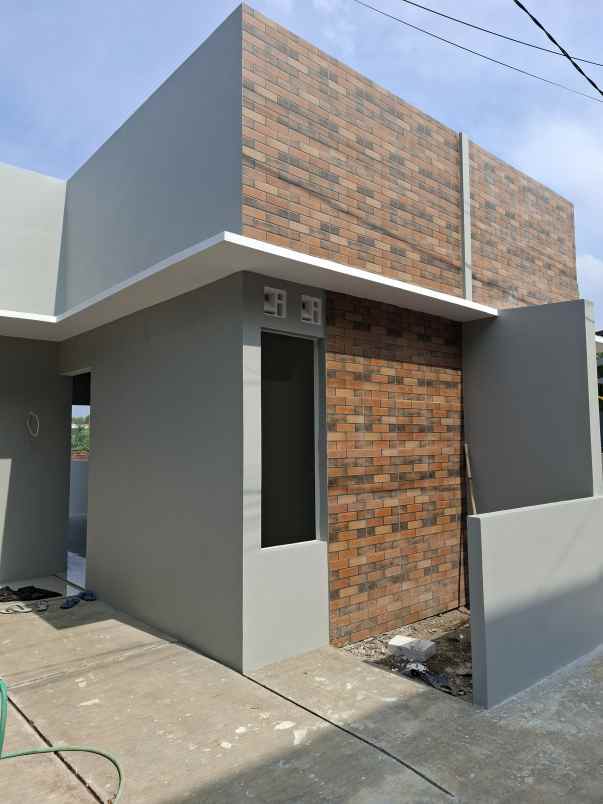 dijual rumah grafika