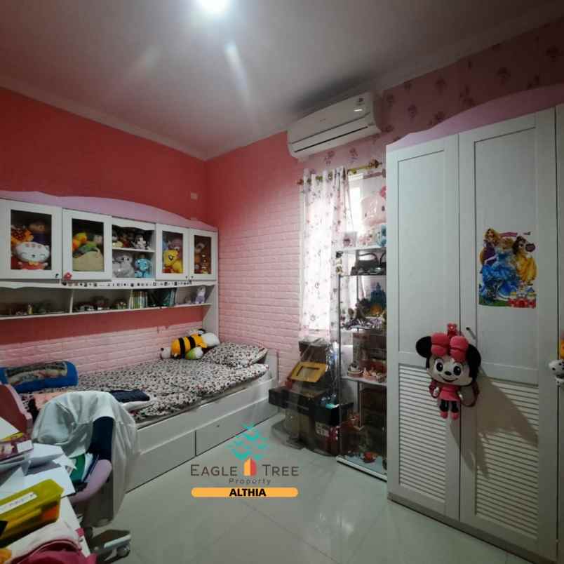 dijual rumah graha raya