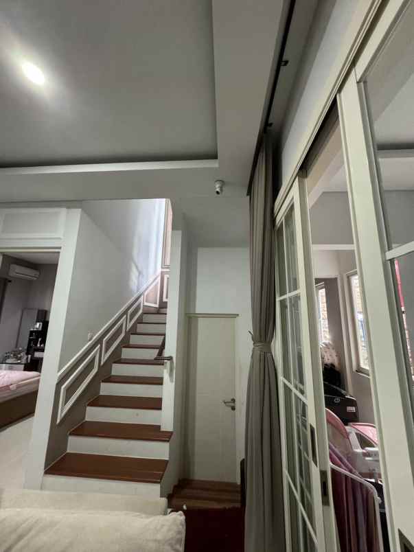 dijual rumah green orchid residence