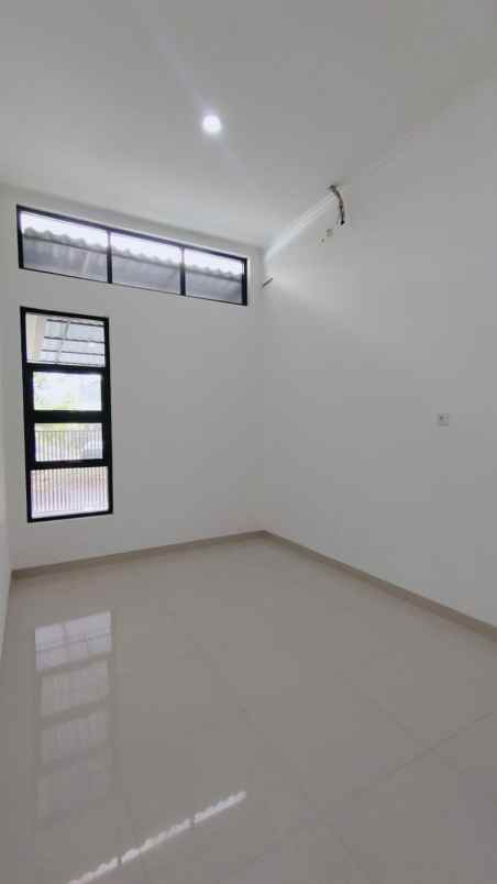 dijual rumah griya loka bsd city tangsel