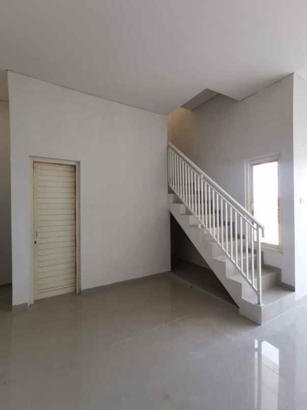 dijual rumah gunung anyar