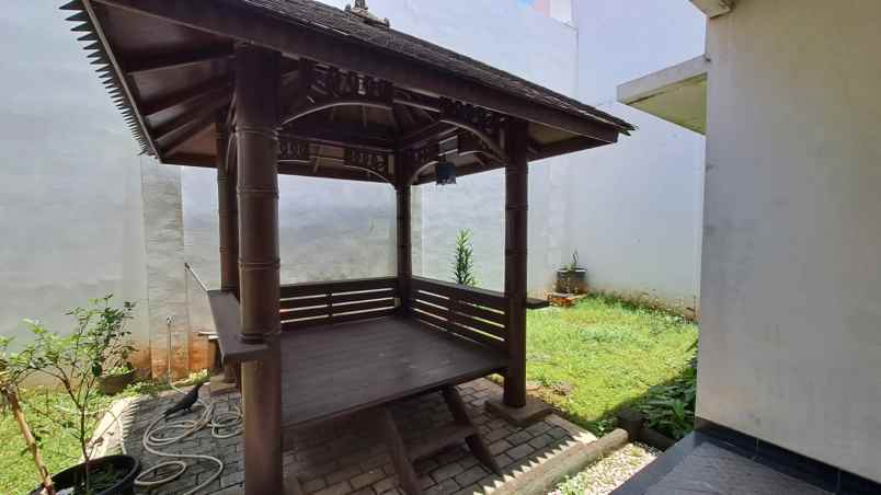 dijual rumah harapan indah cluster