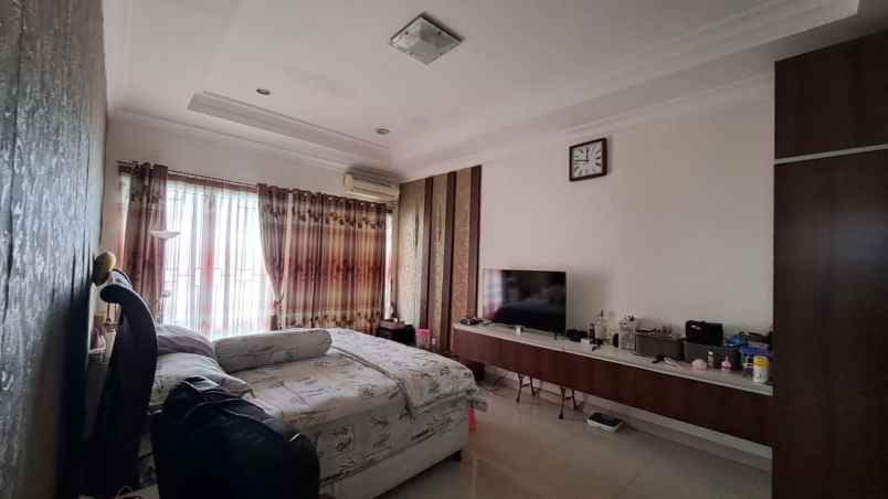 dijual rumah harapan indah cluster