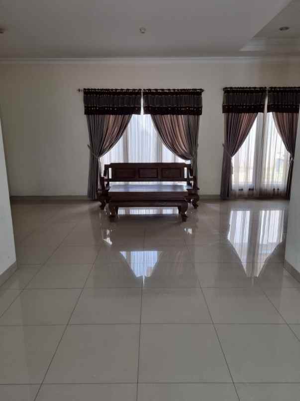 dijual rumah harapan indah cluster