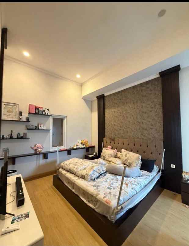 dijual rumah hook full furnished cibubur country