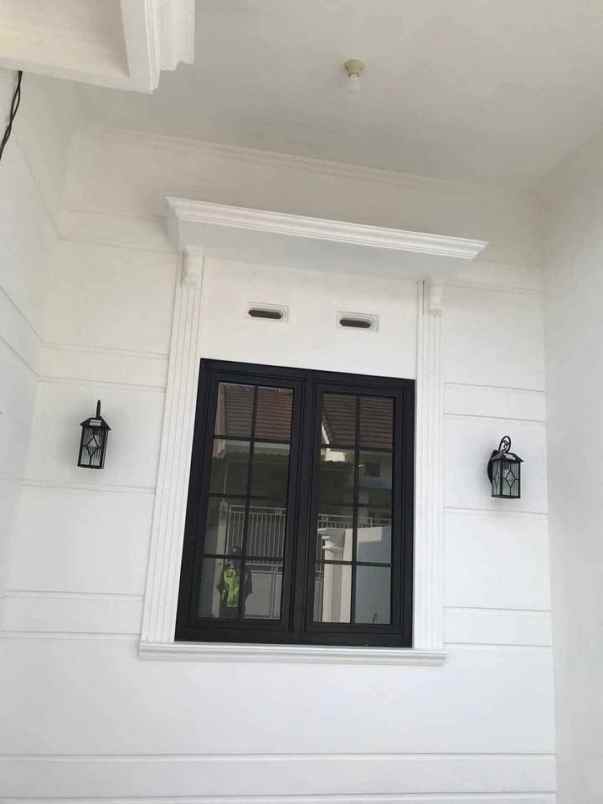 dijual rumah istana bandara residence