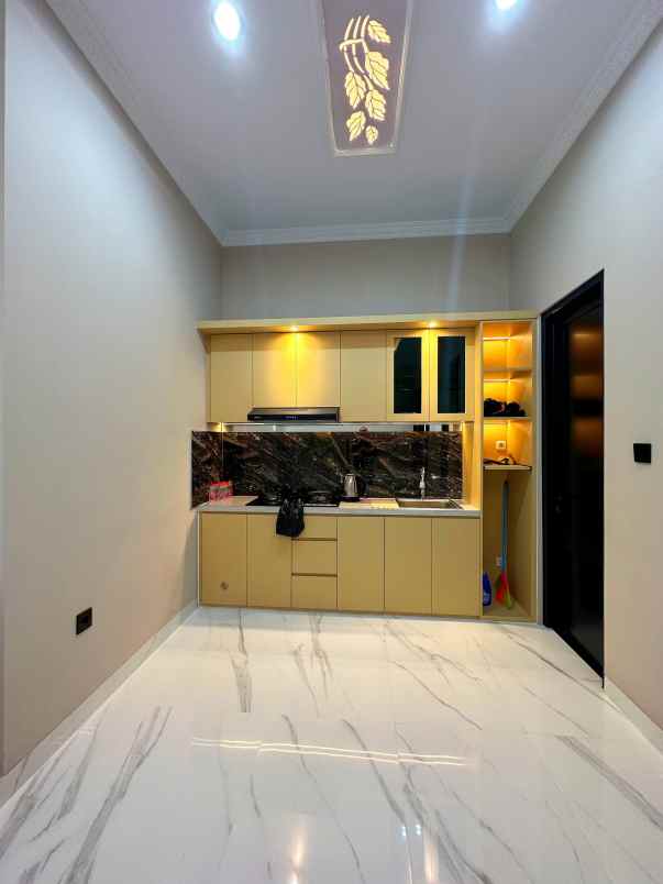 dijual rumah jagakarsa