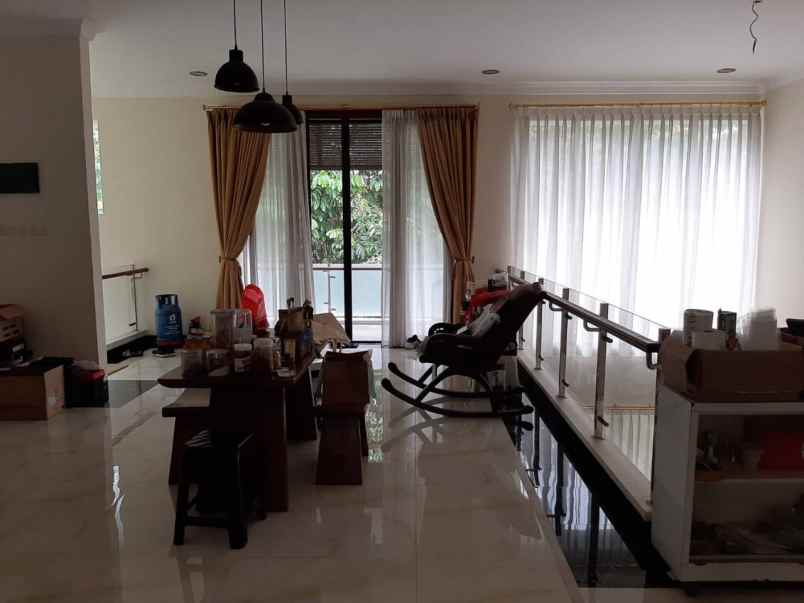 dijual rumah jagakarsa