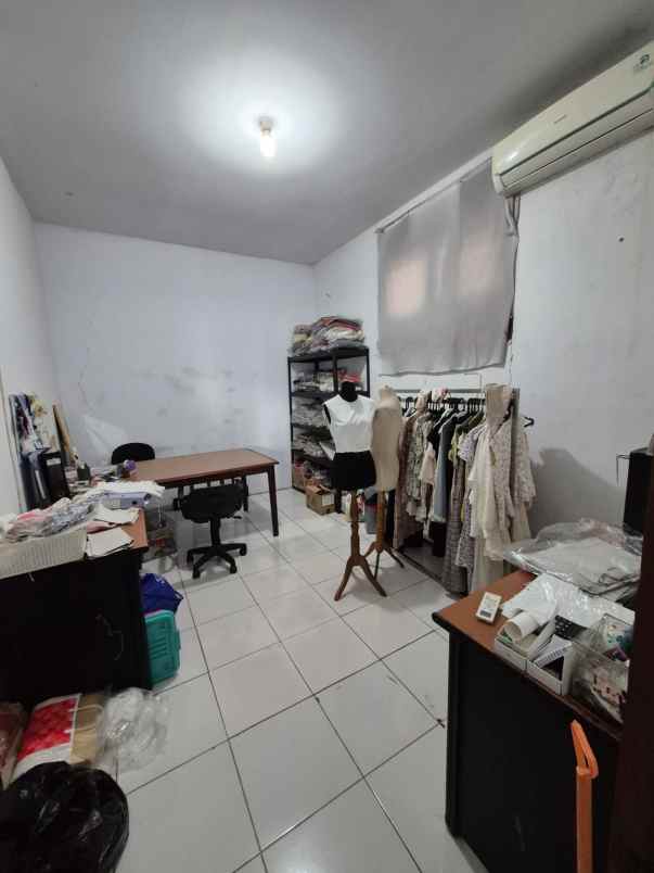 dijual rumah jakasetia