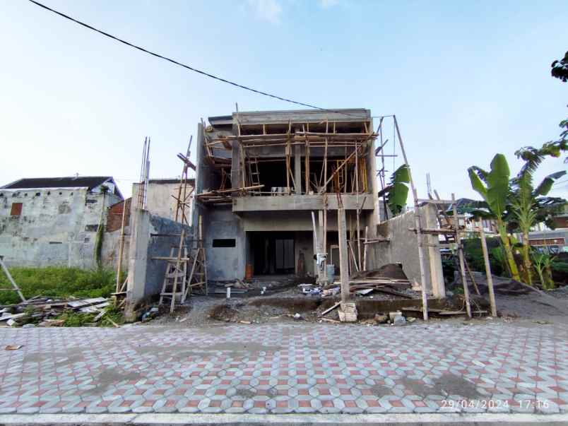 dijual rumah jalan kaliurang