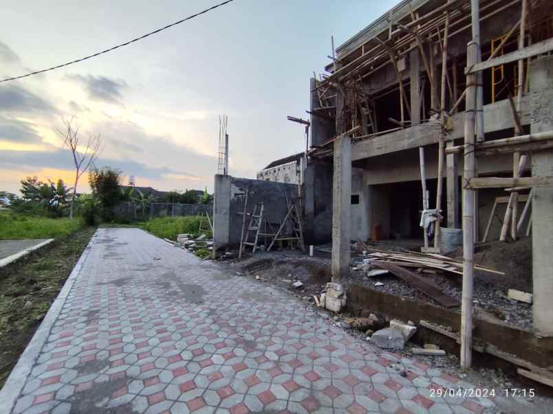 dijual rumah jalan kaliurang