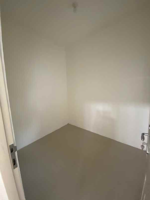 dijual rumah jalan ketapang beji depok