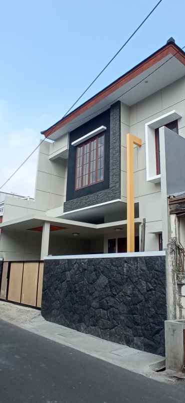 dijual rumah jalan pemuda
