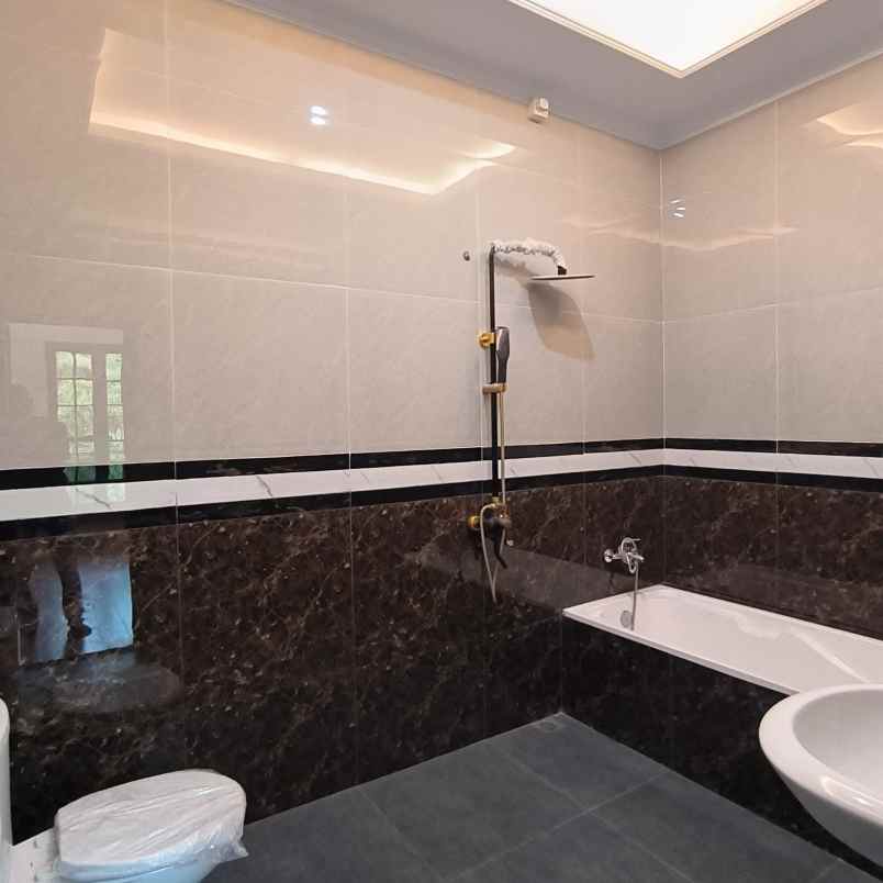 dijual rumah jalan raya pejaten barat