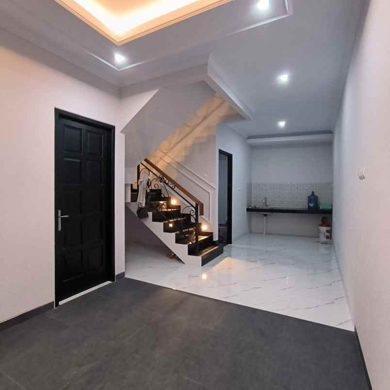 dijual rumah jalan raya pejaten barat