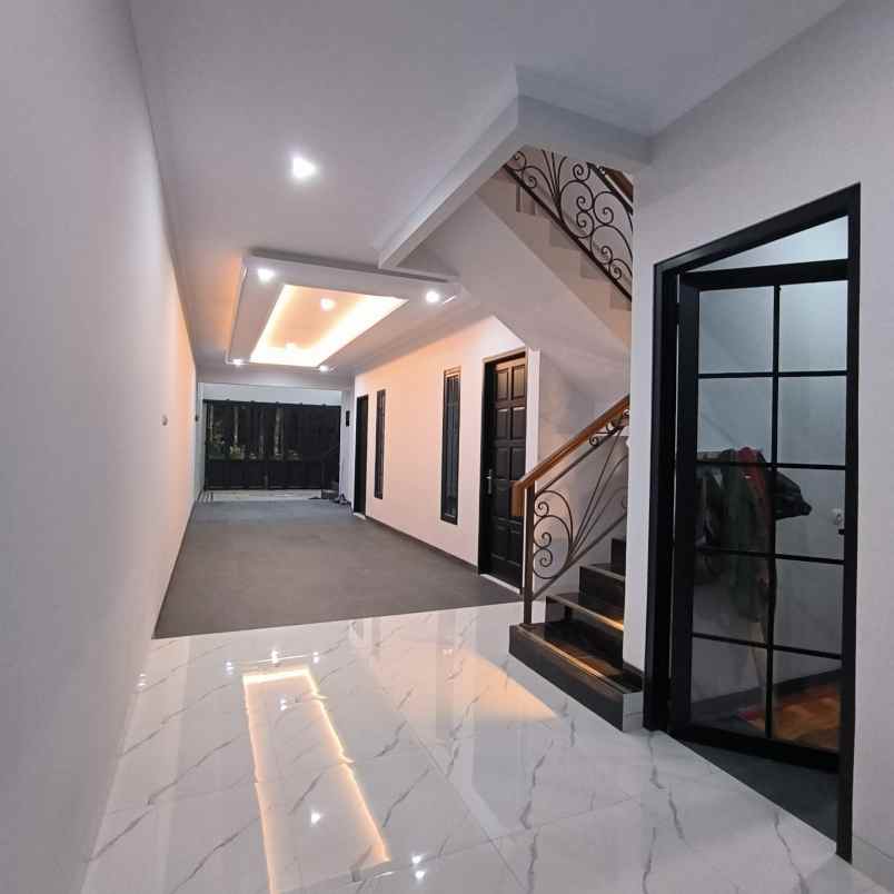 dijual rumah jalan raya pejaten barat