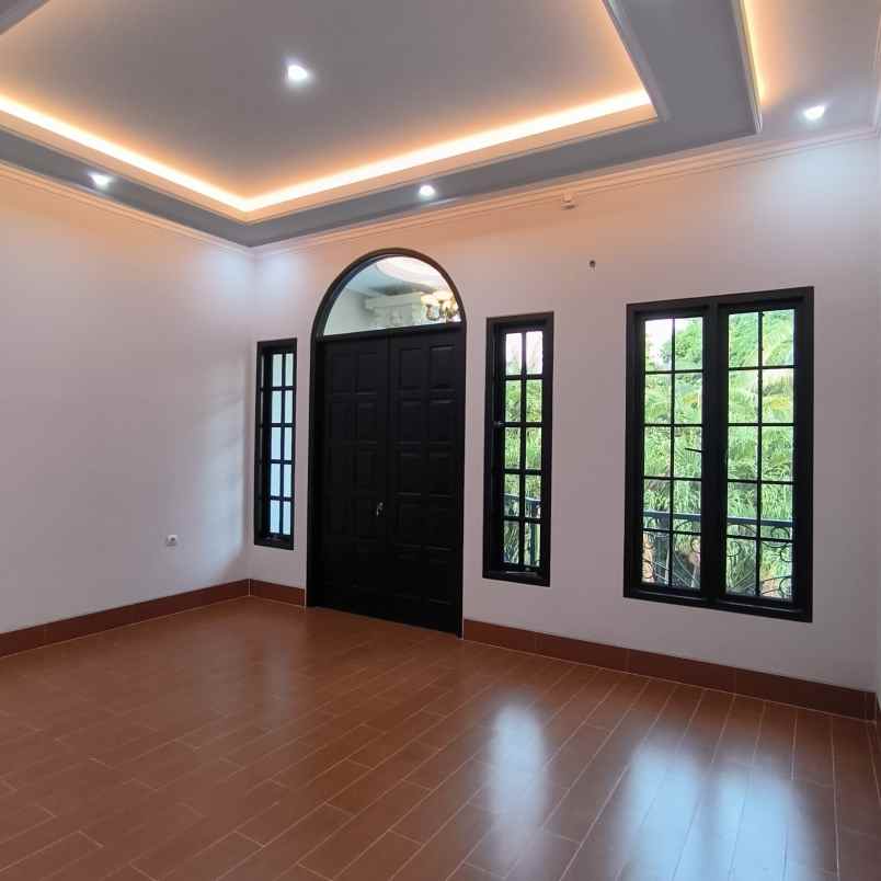 dijual rumah jalan raya pejaten barat
