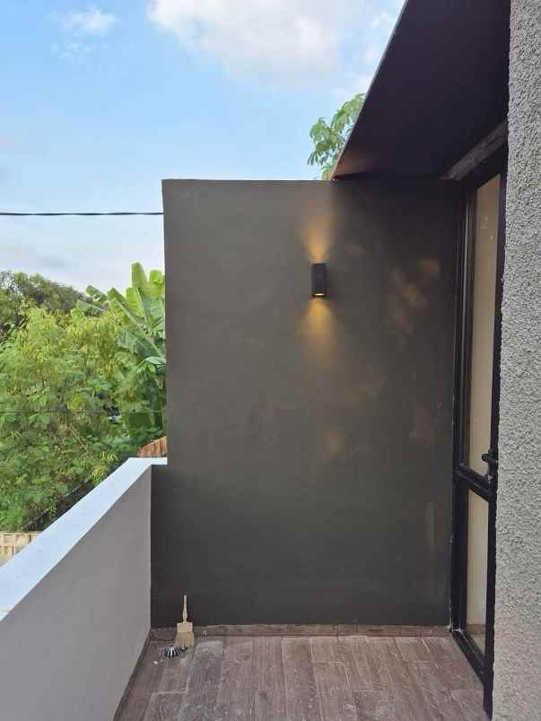 dijual rumah jalan raya permata bintaro