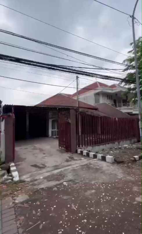 dijual rumah jalan raya tenggilis mejoyo