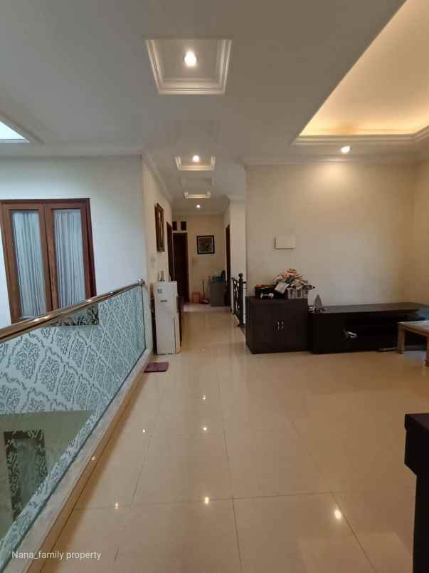 dijual rumah jalan raya veteran