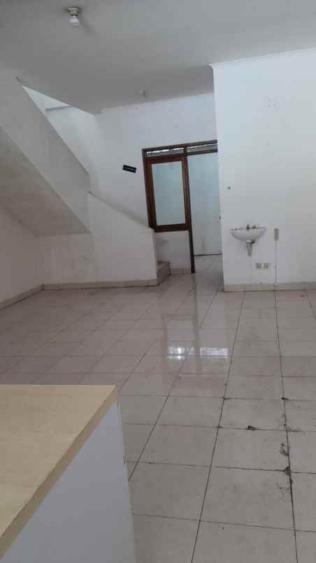 dijual rumah jalan terusan jakarta