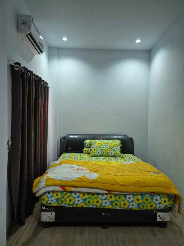 dijual rumah jalan tuasan komplek