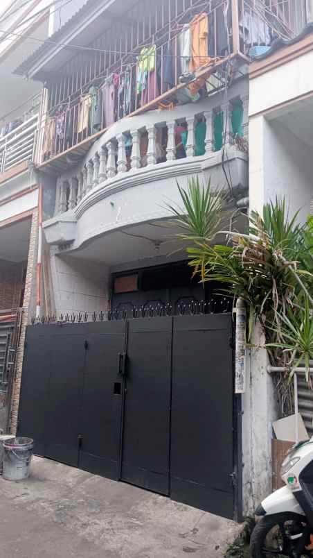 dijual rumah jalan utan bahagia