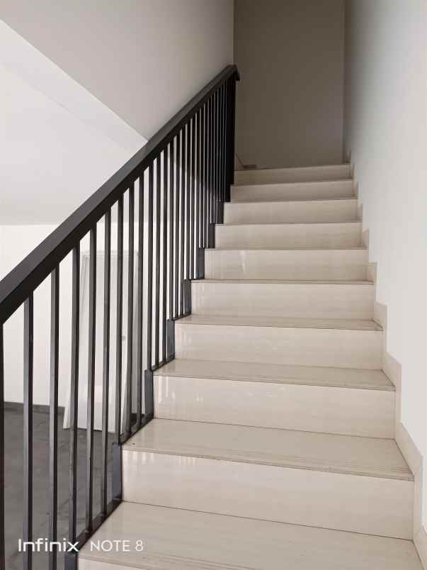 dijual rumah jati bening baru bekasi