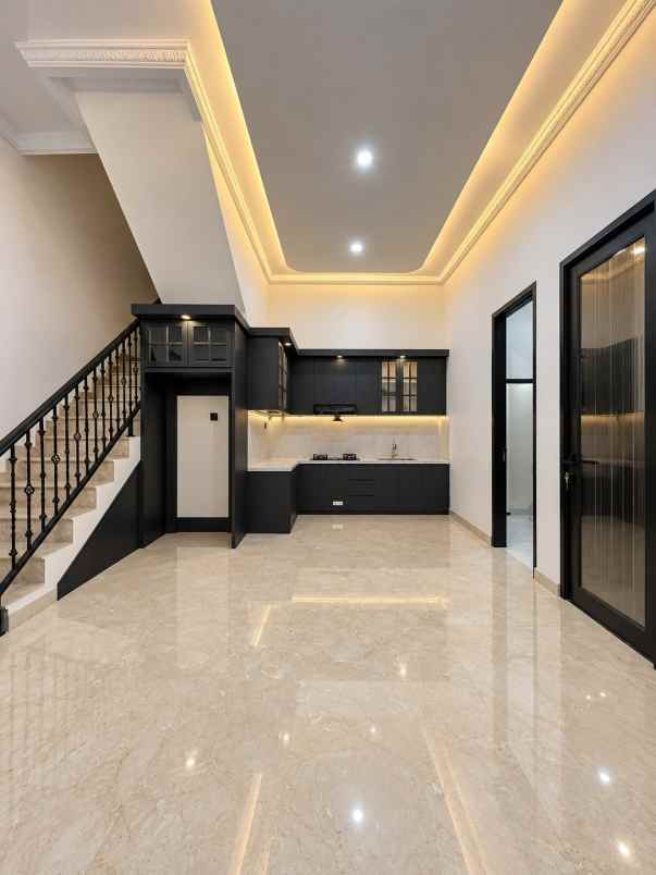 dijual rumah jati padang