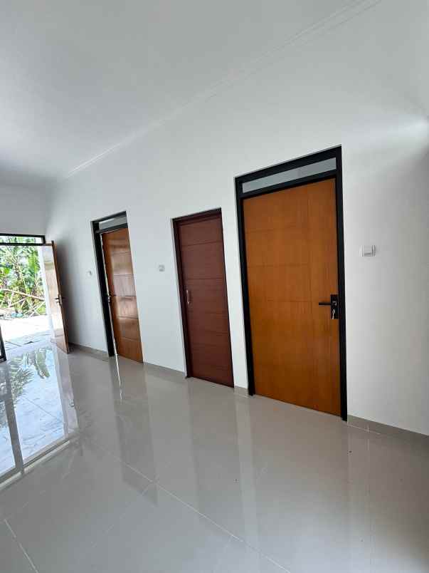 dijual rumah jatihandp